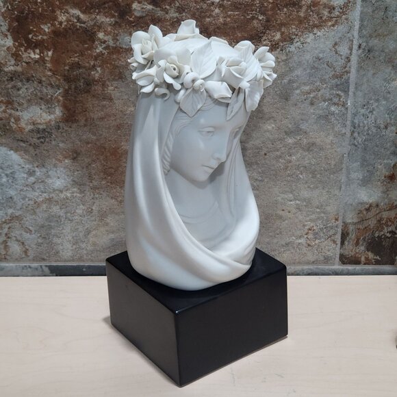 Vintage Cybis Porcelain Figurine Madonna Queen of Angels Wood Base Signed - Picture 7 of 10